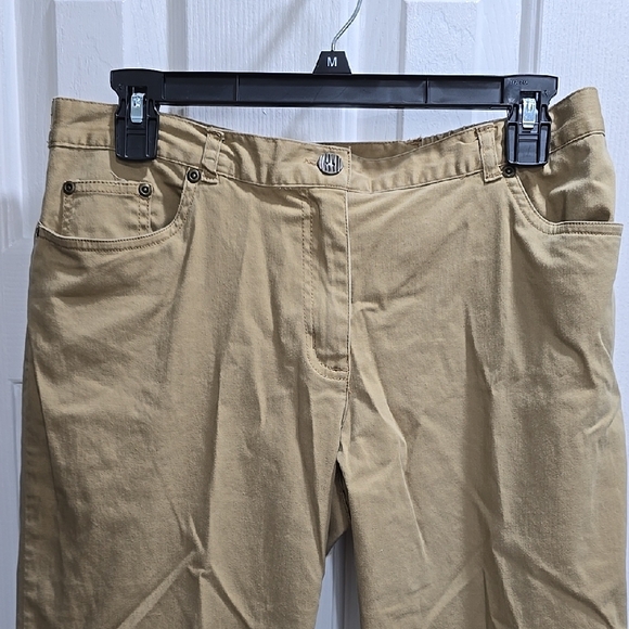 Tan Capris - Picture 6 of 12